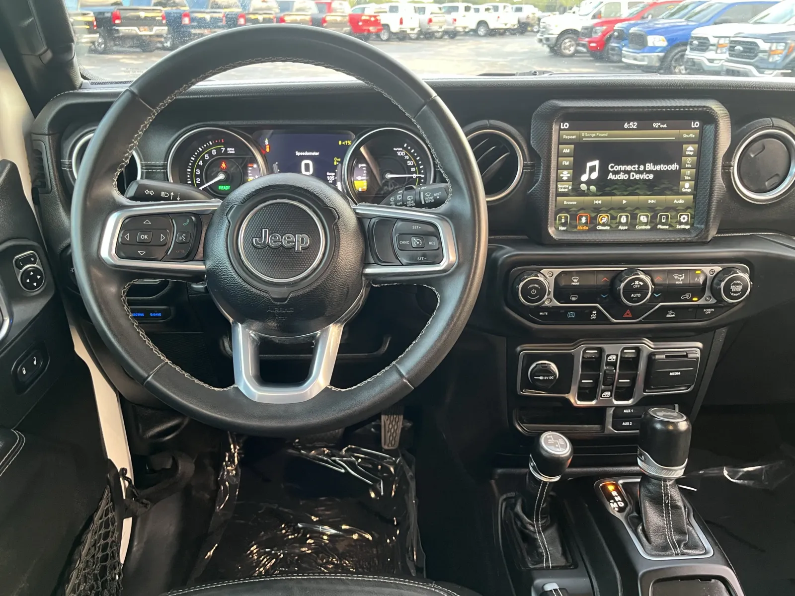 Jeep Wrangler photo 16