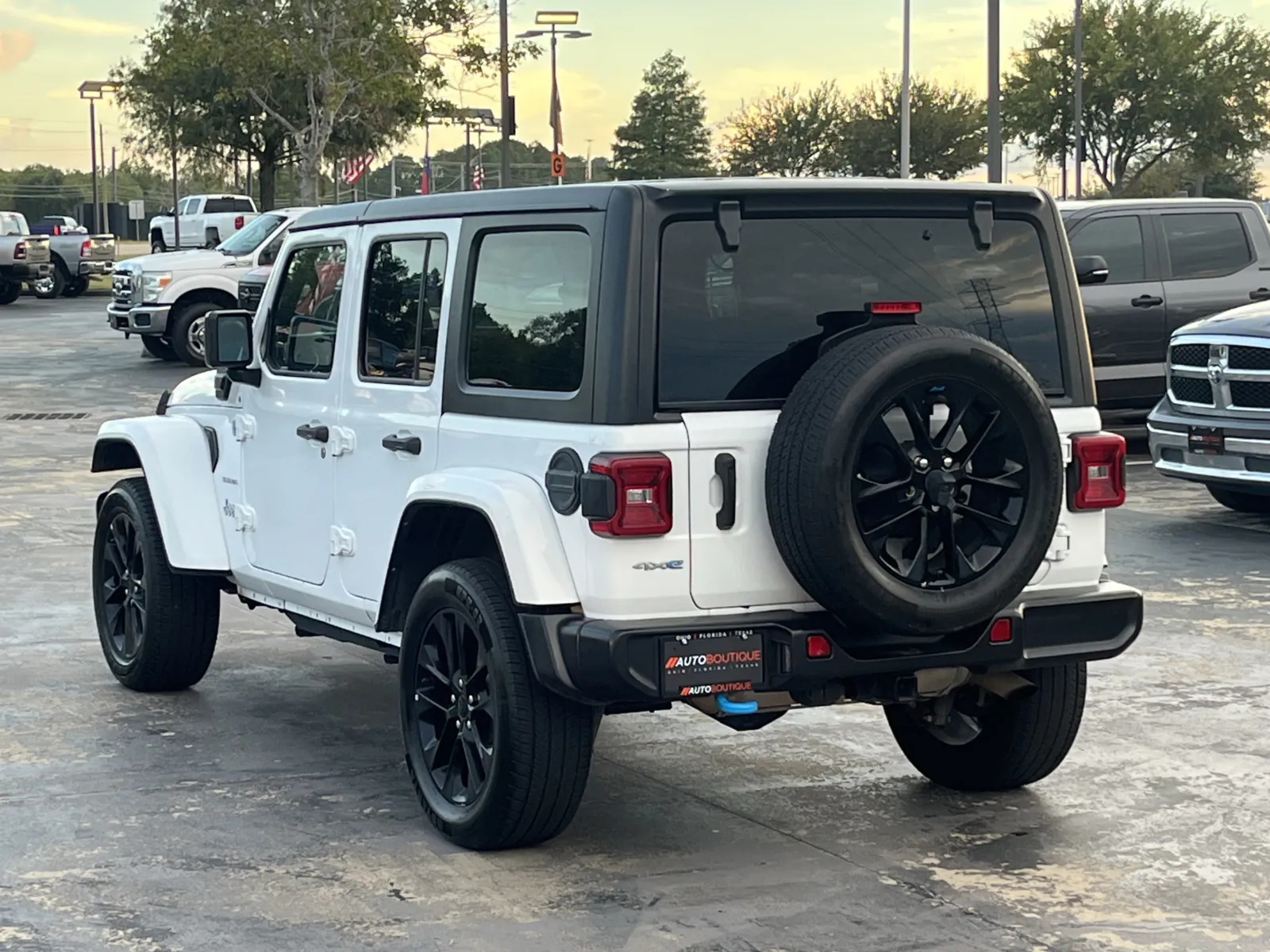 Jeep Wrangler photo 8