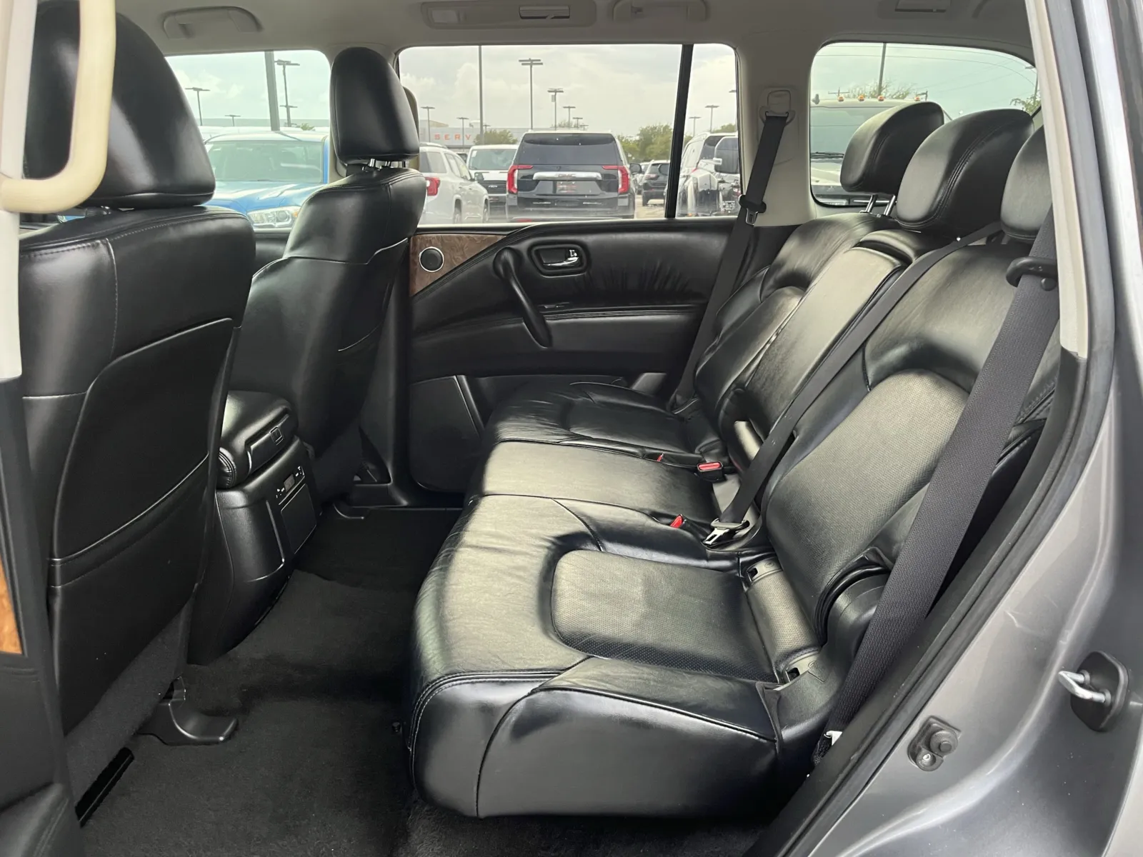 Nissan Armada photo 30