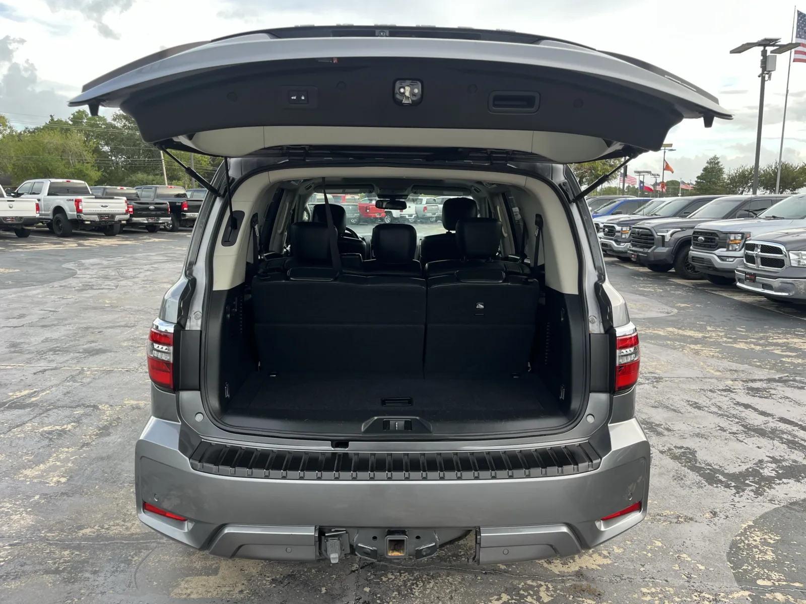 Nissan Armada photo 12