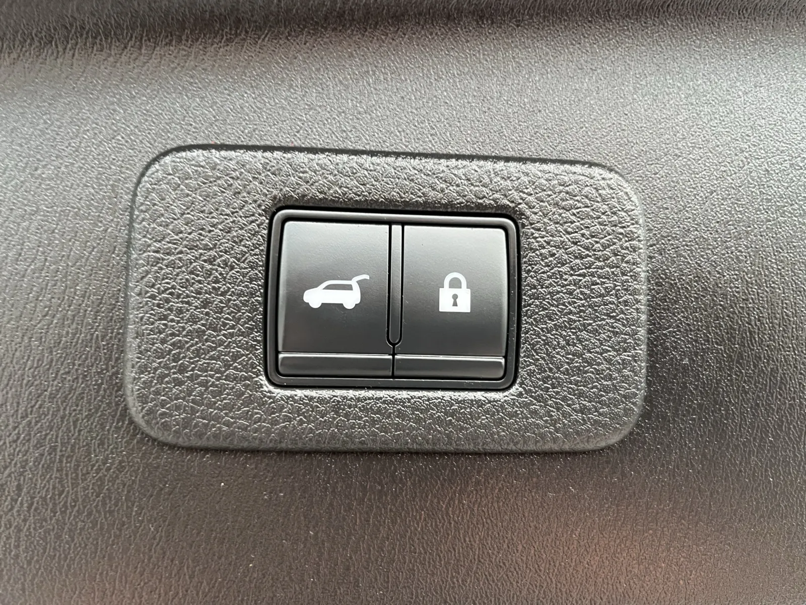 Nissan Armada photo 14