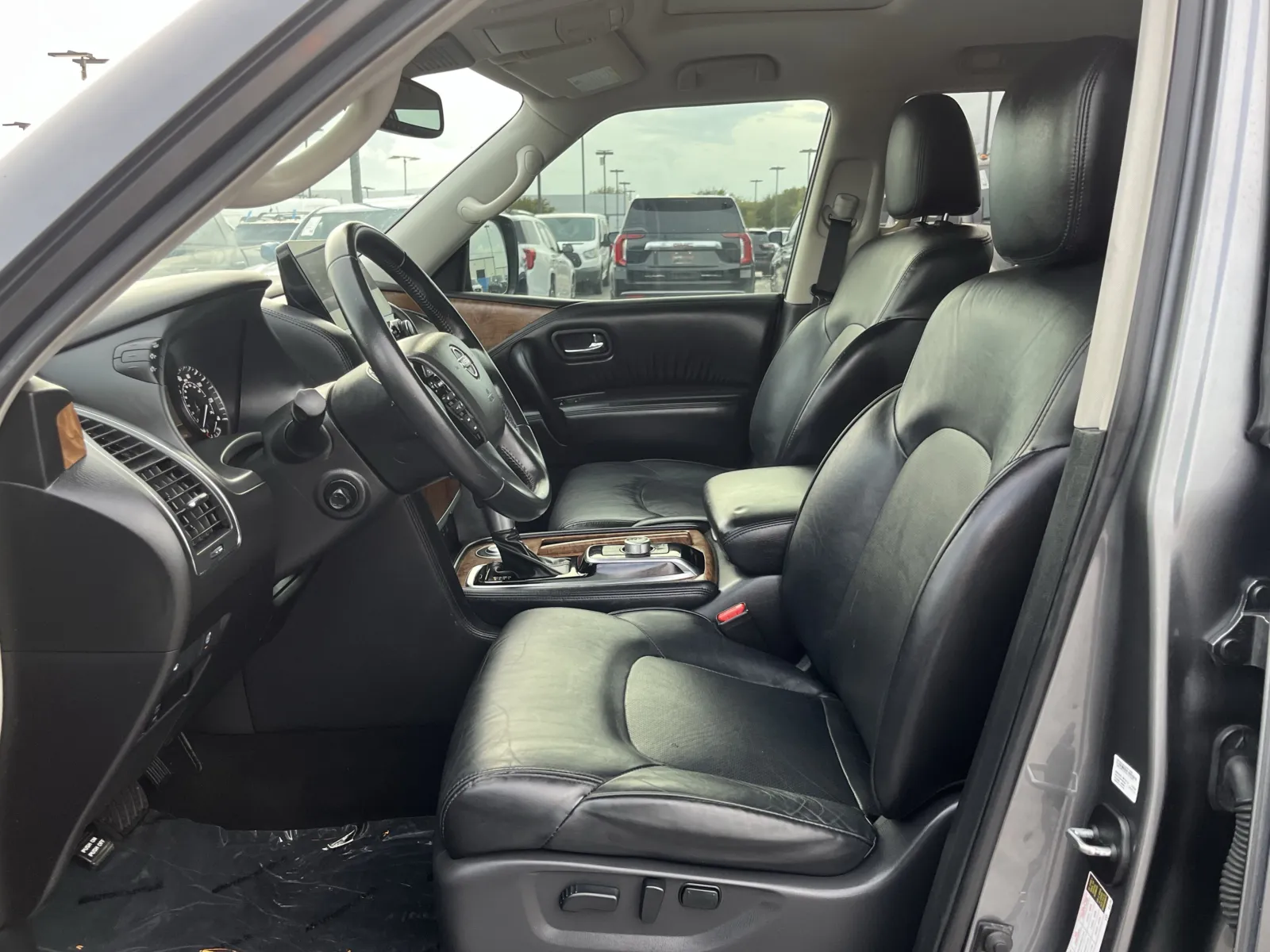 Nissan Armada photo 29