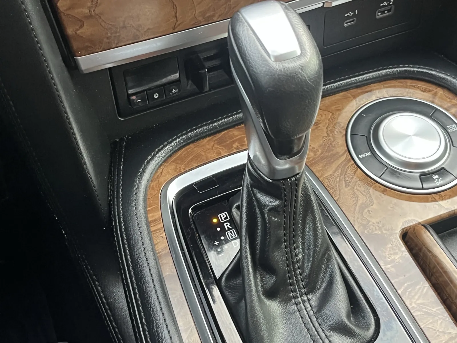 Nissan Armada photo 23