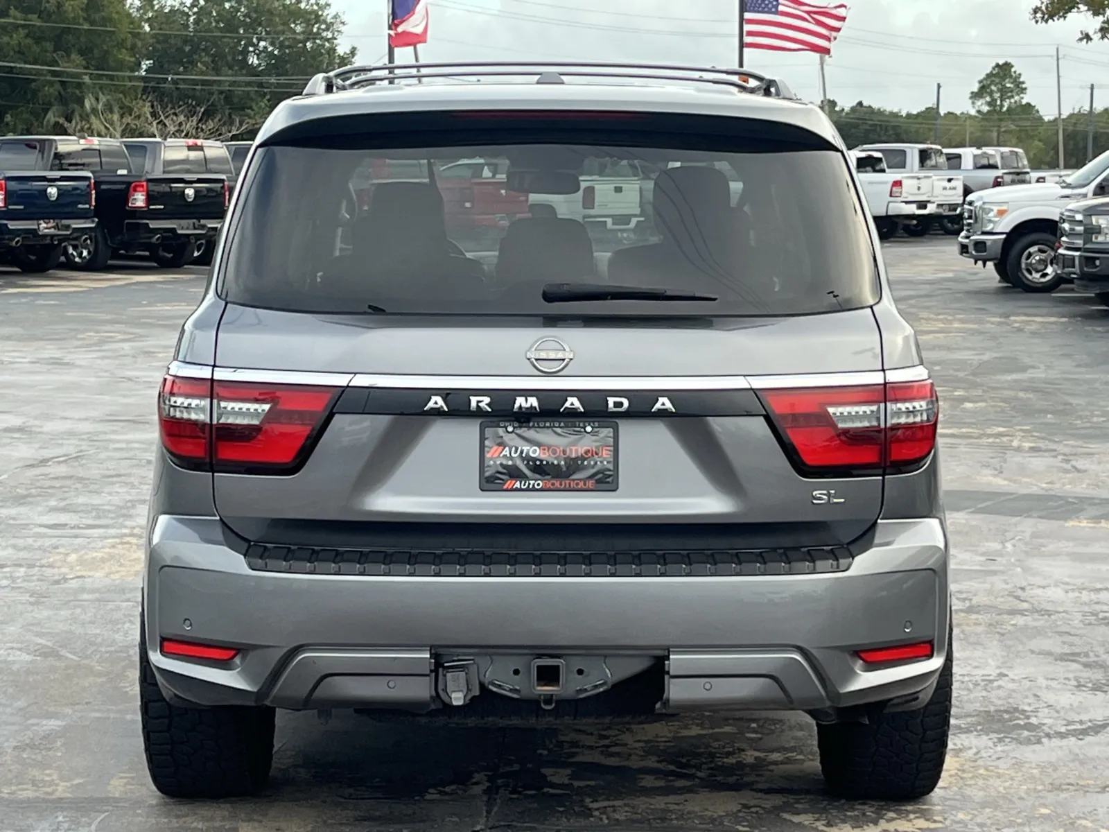 Nissan Armada photo 8