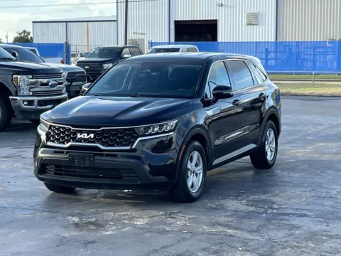Photos of 2023 Kia Sorento LX for sale in Alvin, TX at Auto Boutique Texas
