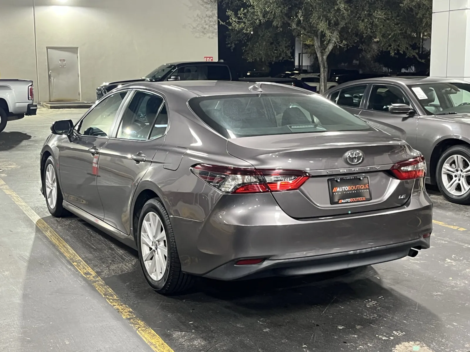 Toyota Camry photo 8