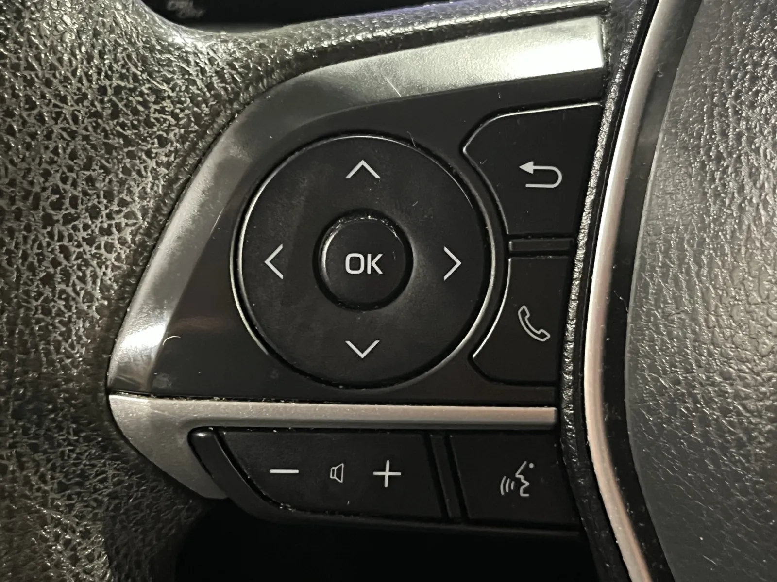 Toyota Camry photo 16