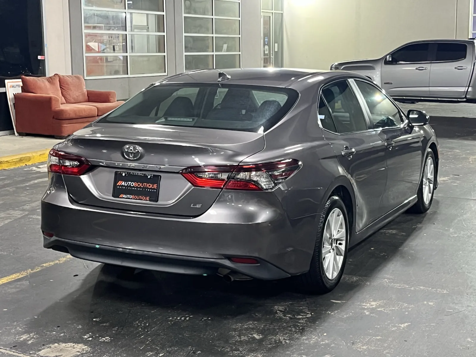 Toyota Camry photo 9