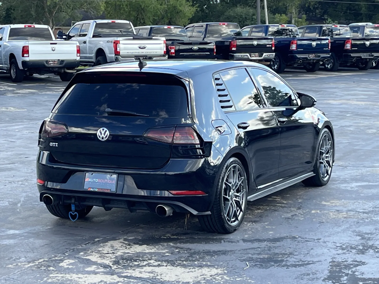 Volkswagen Golf GTI photo 10