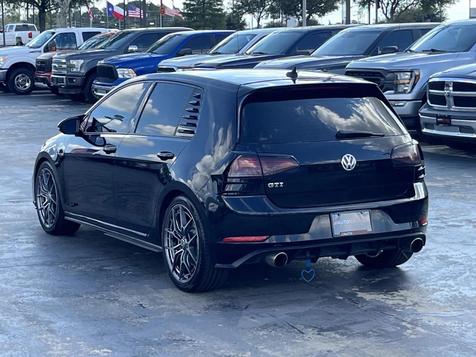 Volkswagen Golf GTI photo 11