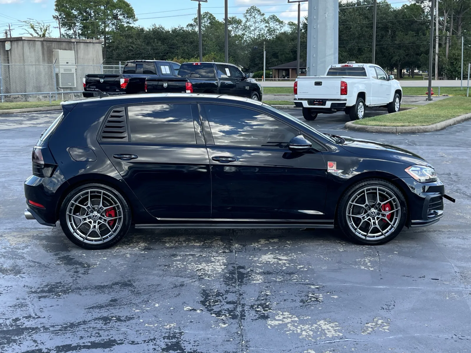 Volkswagen Golf GTI photo 12