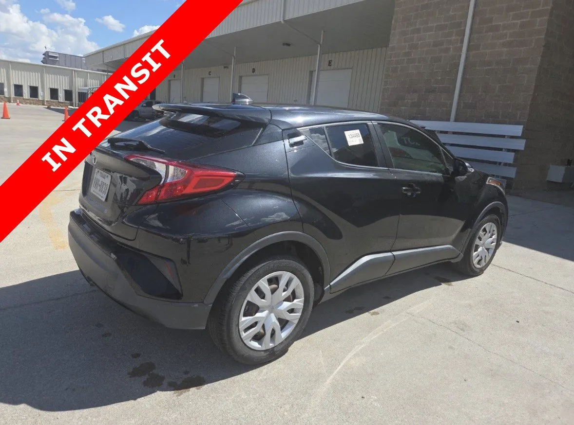 Toyota C-HR photo 3