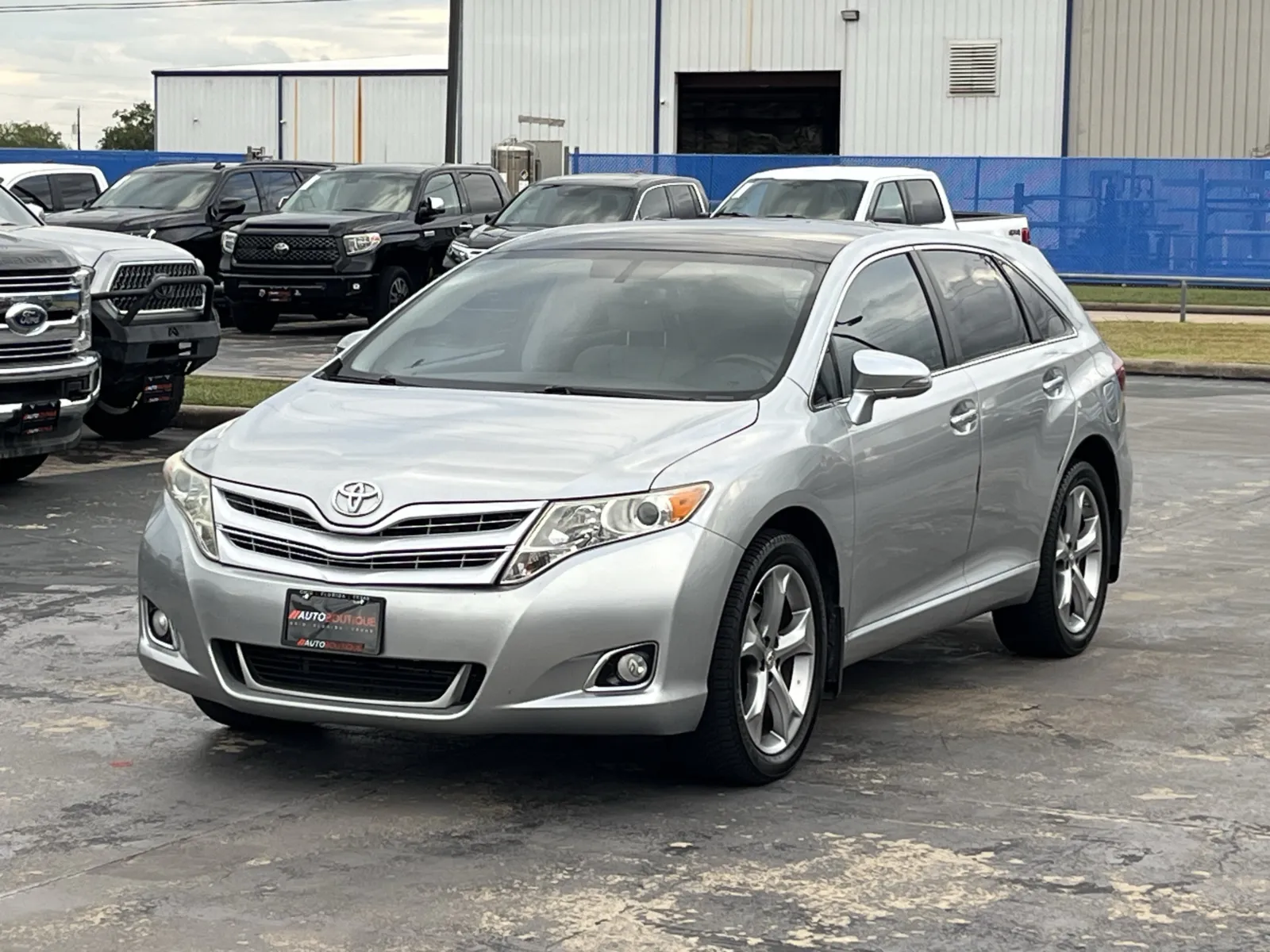 Toyota Venza photo 2
