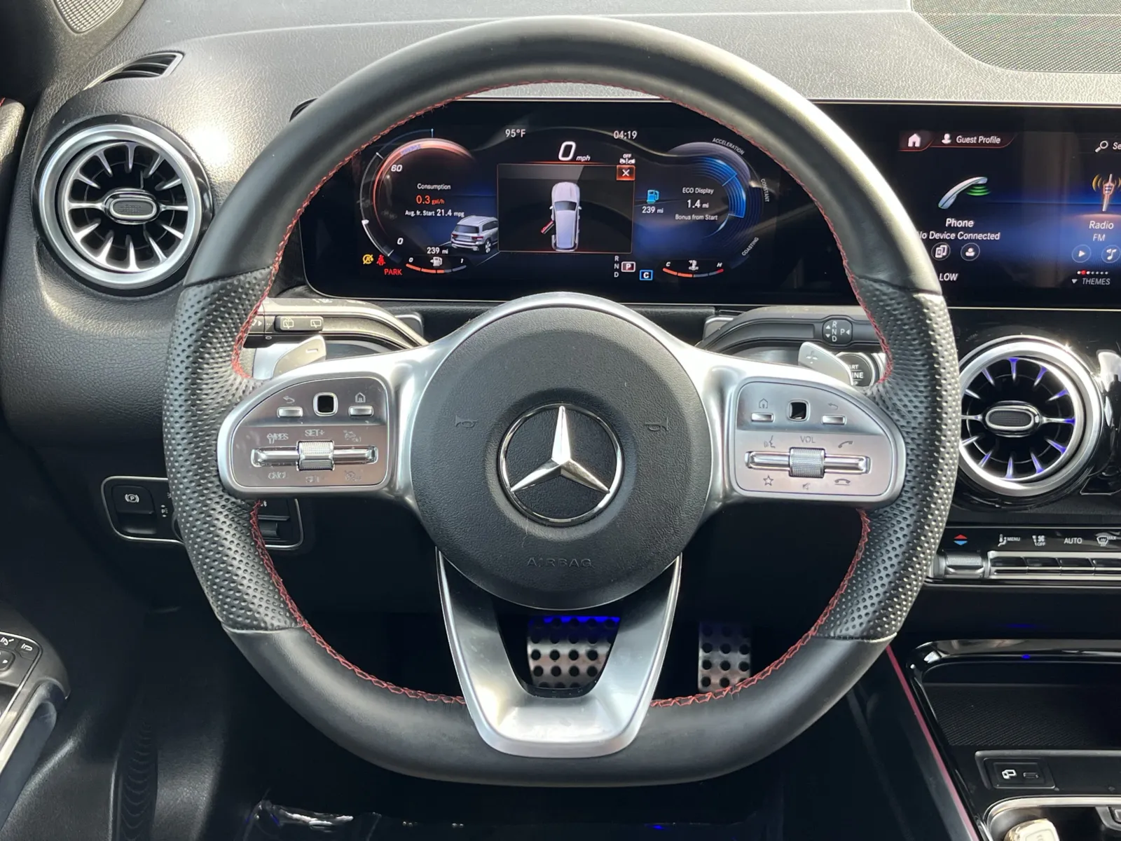 Mercedes-Benz GLB photo 18