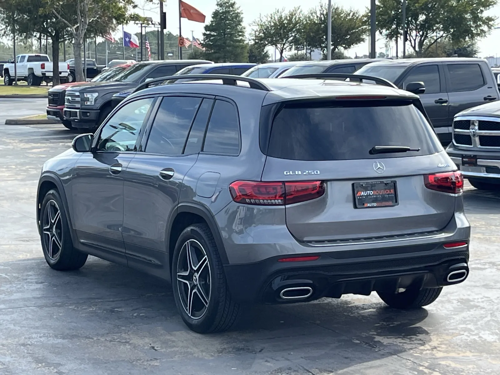 Mercedes-Benz GLB photo 10
