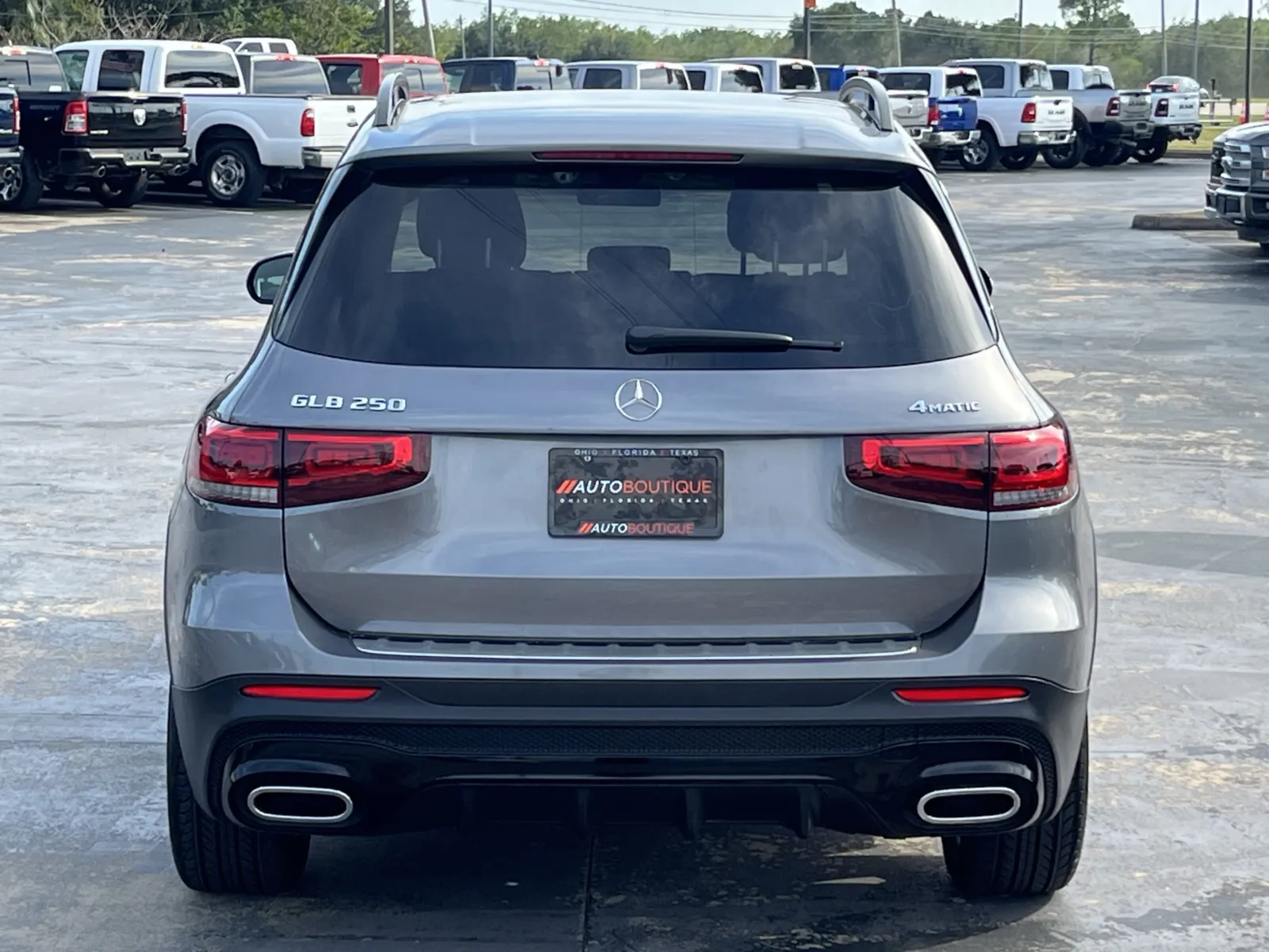 Mercedes-Benz GLB photo 8