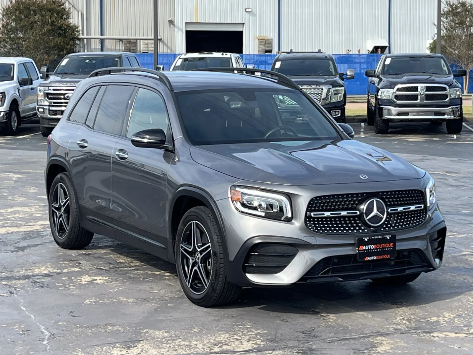 Mercedes-Benz GLB photo 3