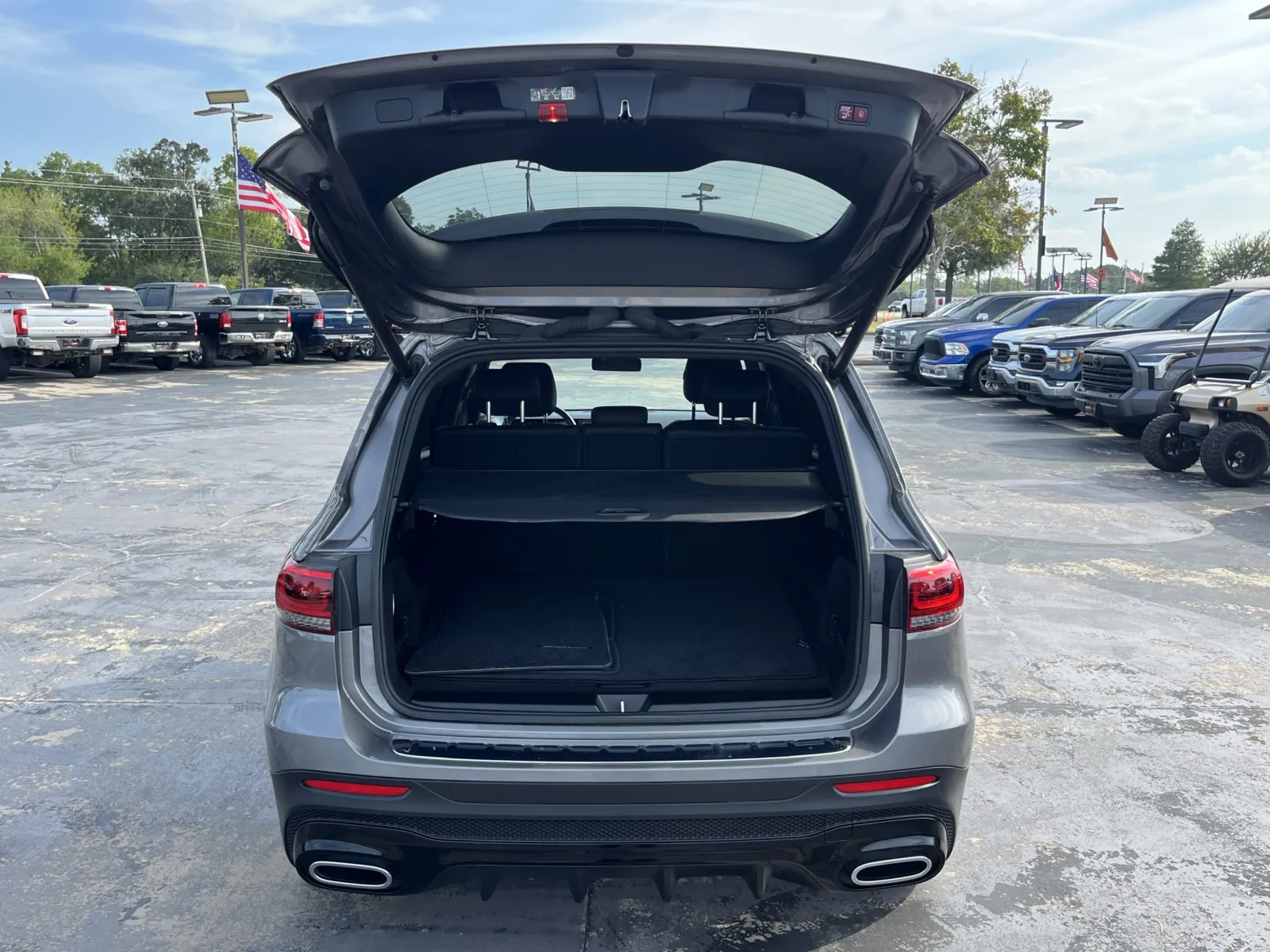 Mercedes-Benz GLB photo 12