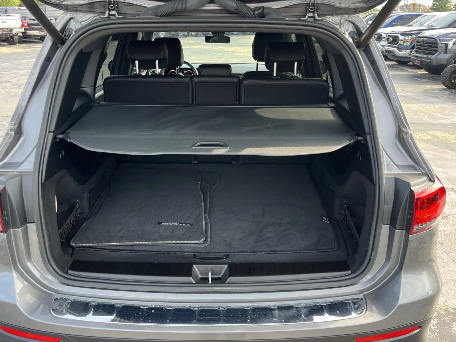Mercedes-Benz GLB photo 13