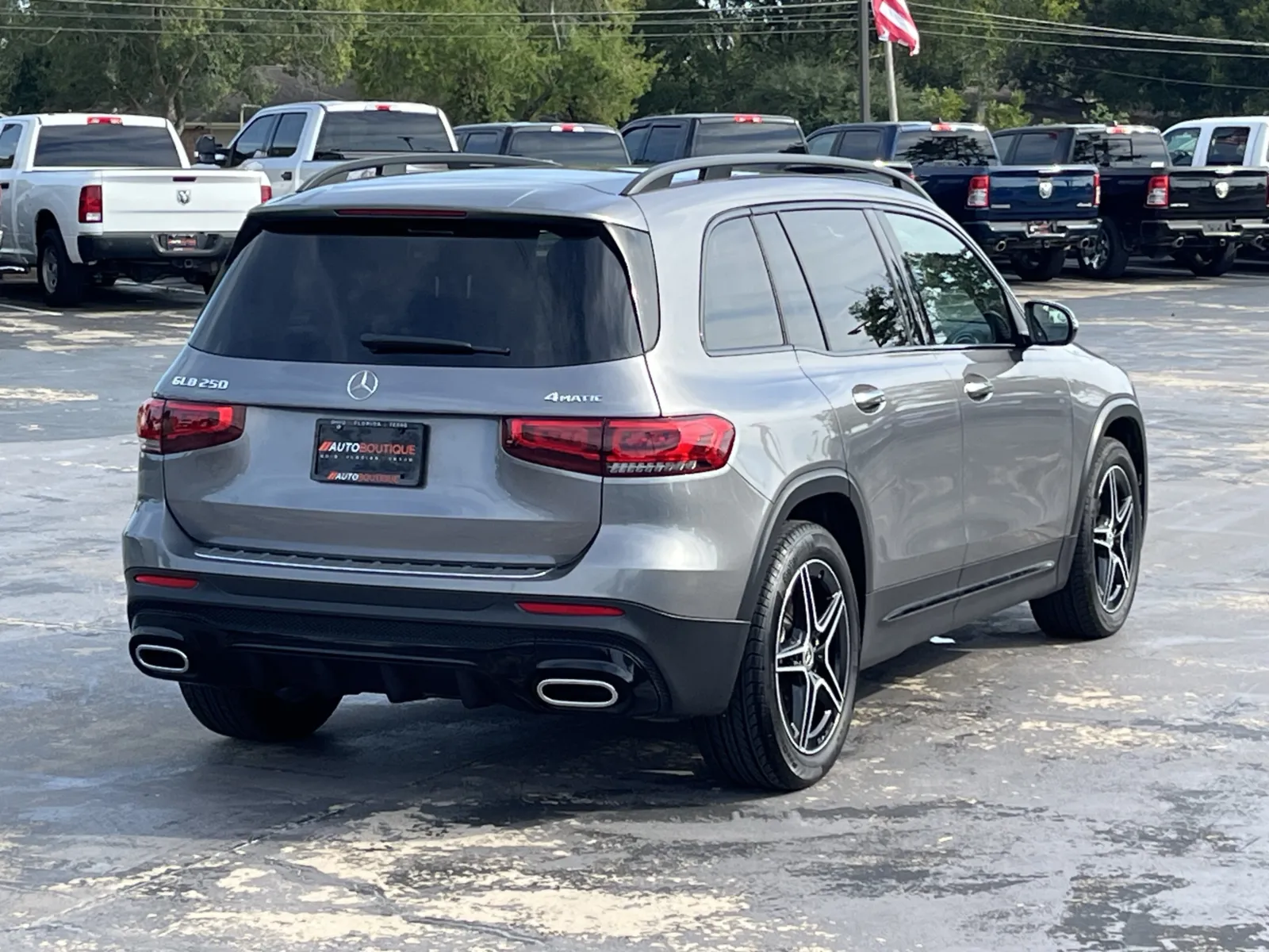 Mercedes-Benz GLB photo 9