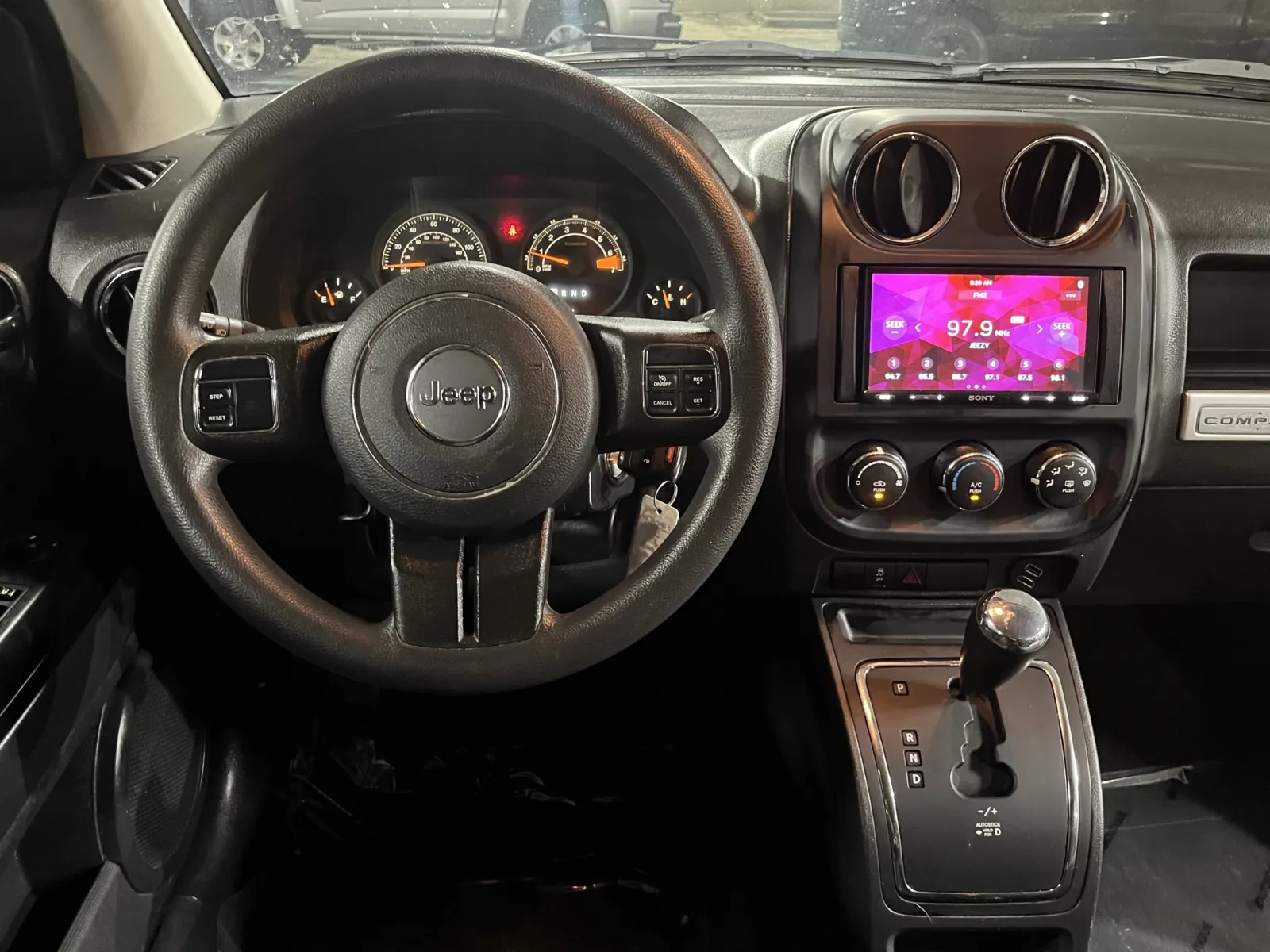 Jeep Compass photo 12