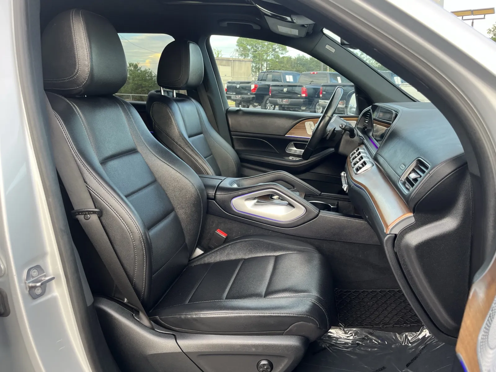 Mercedes-Benz GLS photo 28