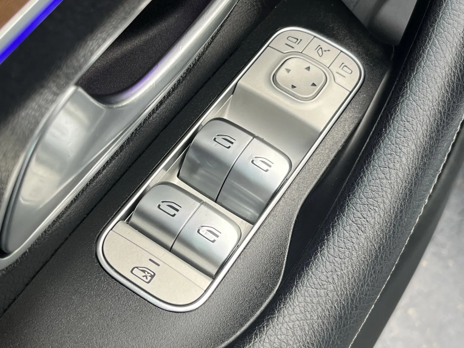 Mercedes-Benz GLS photo 25