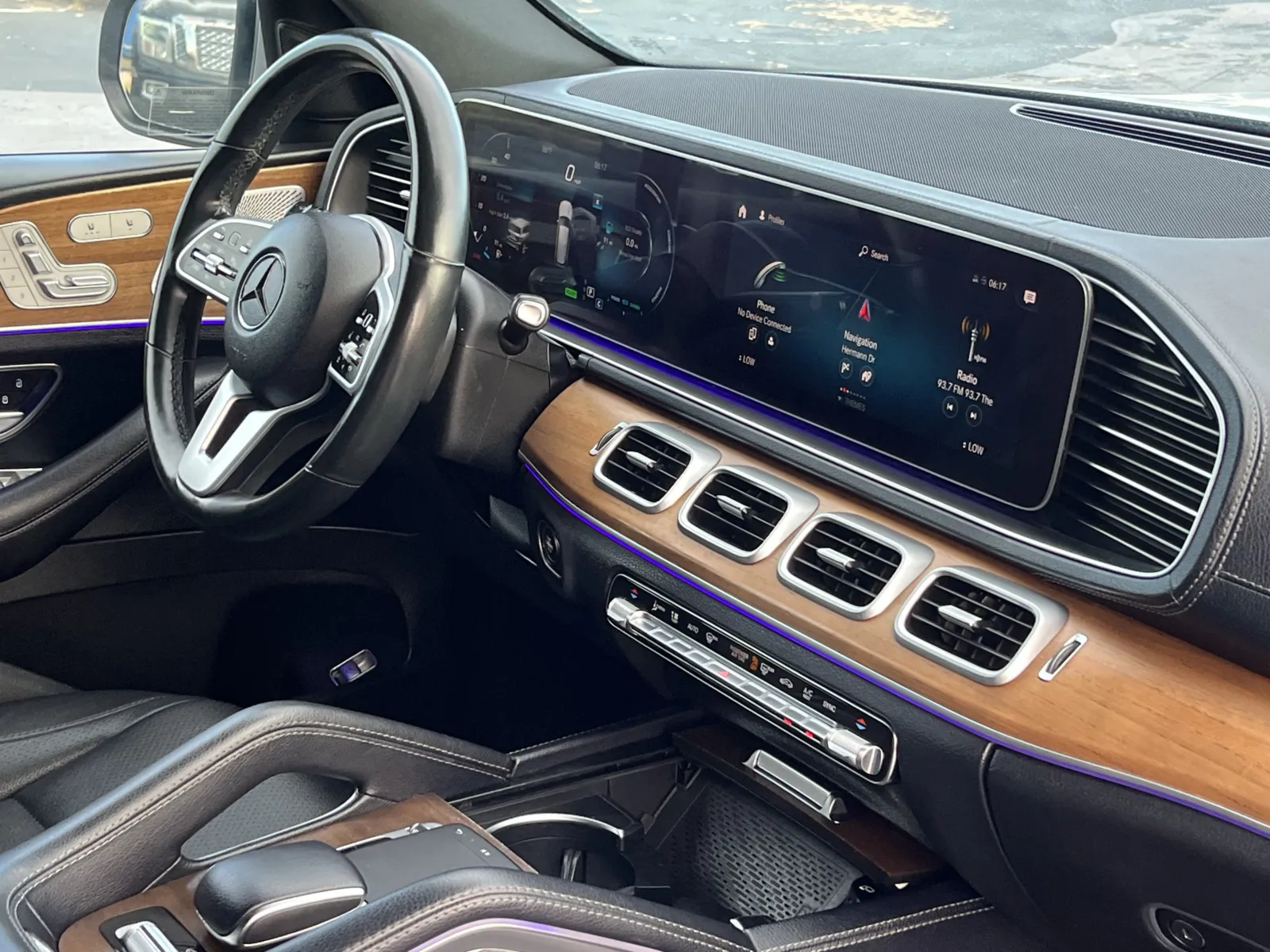 Mercedes-Benz GLS photo 16