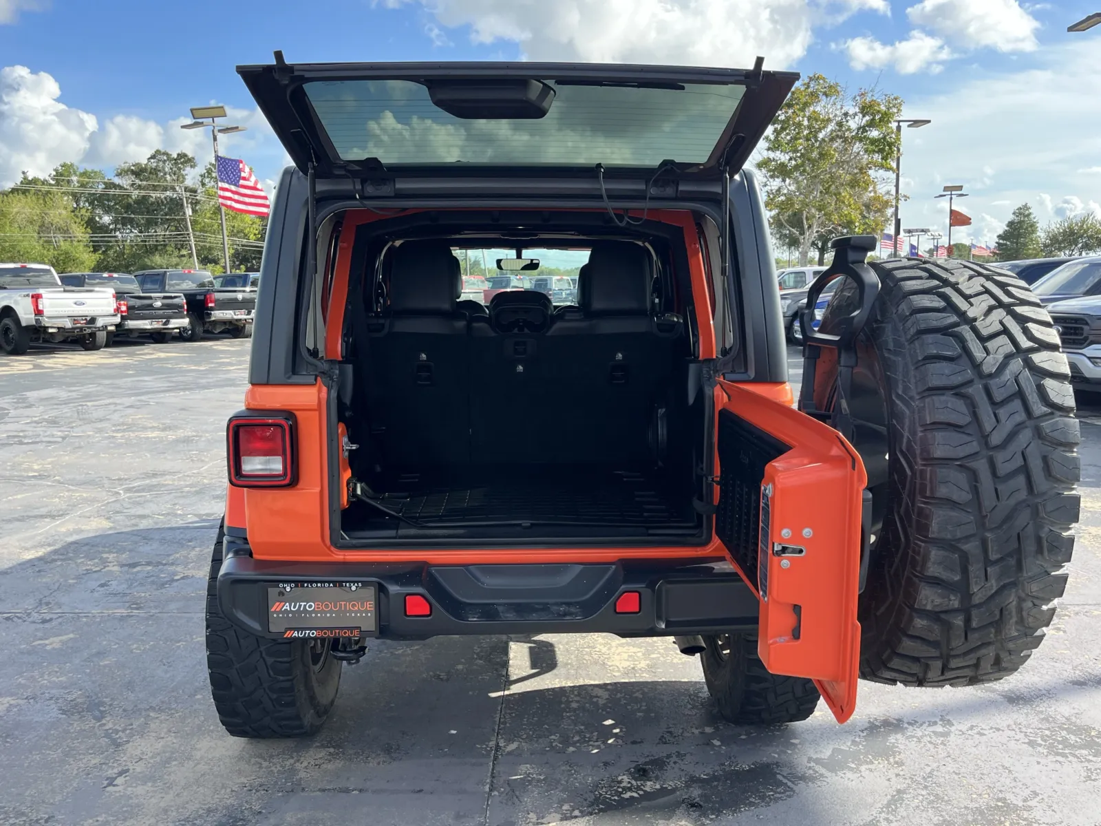 Jeep Wrangler photo 12