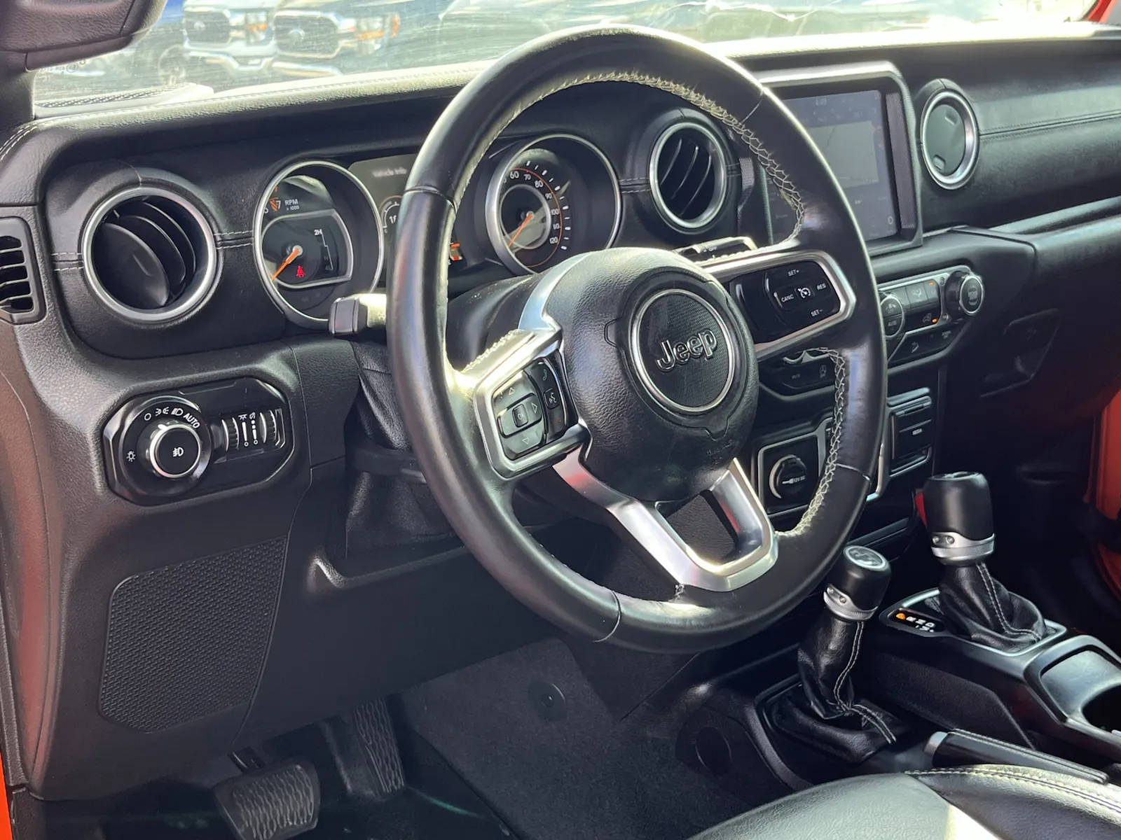 Jeep Wrangler photo 14