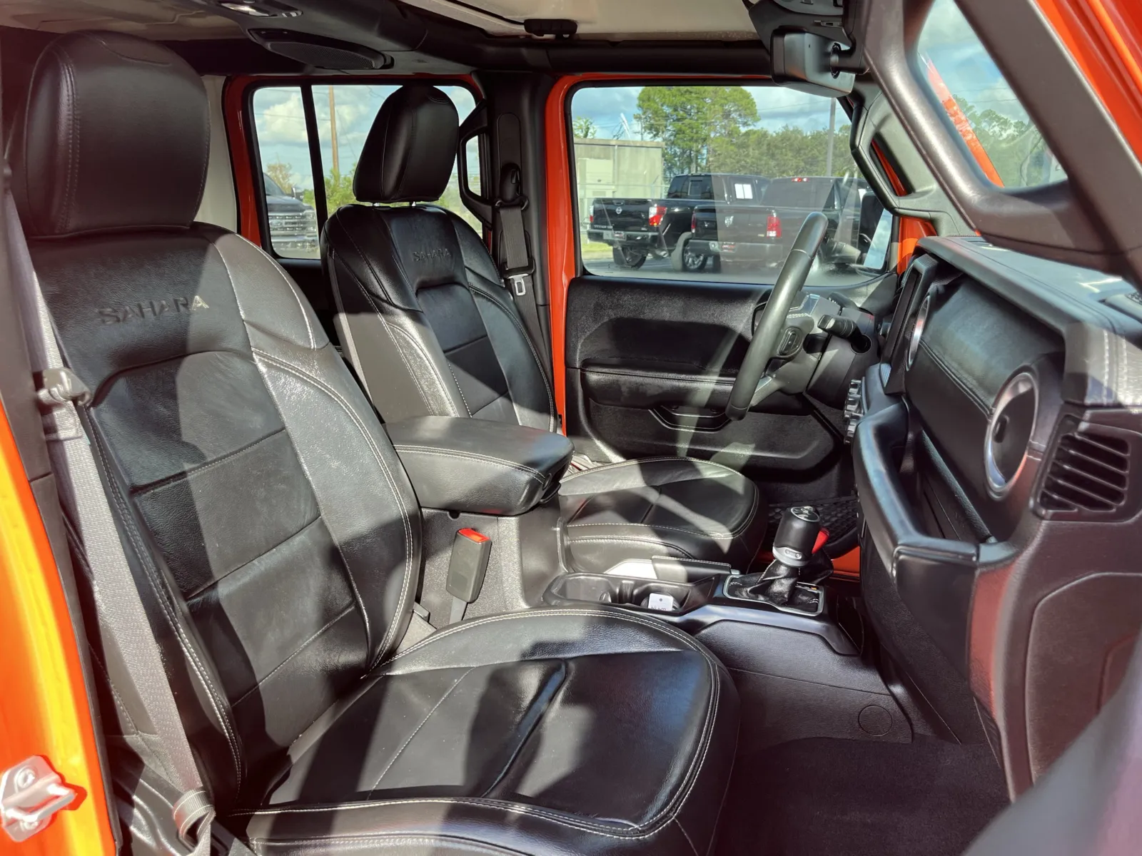 Jeep Wrangler photo 25
