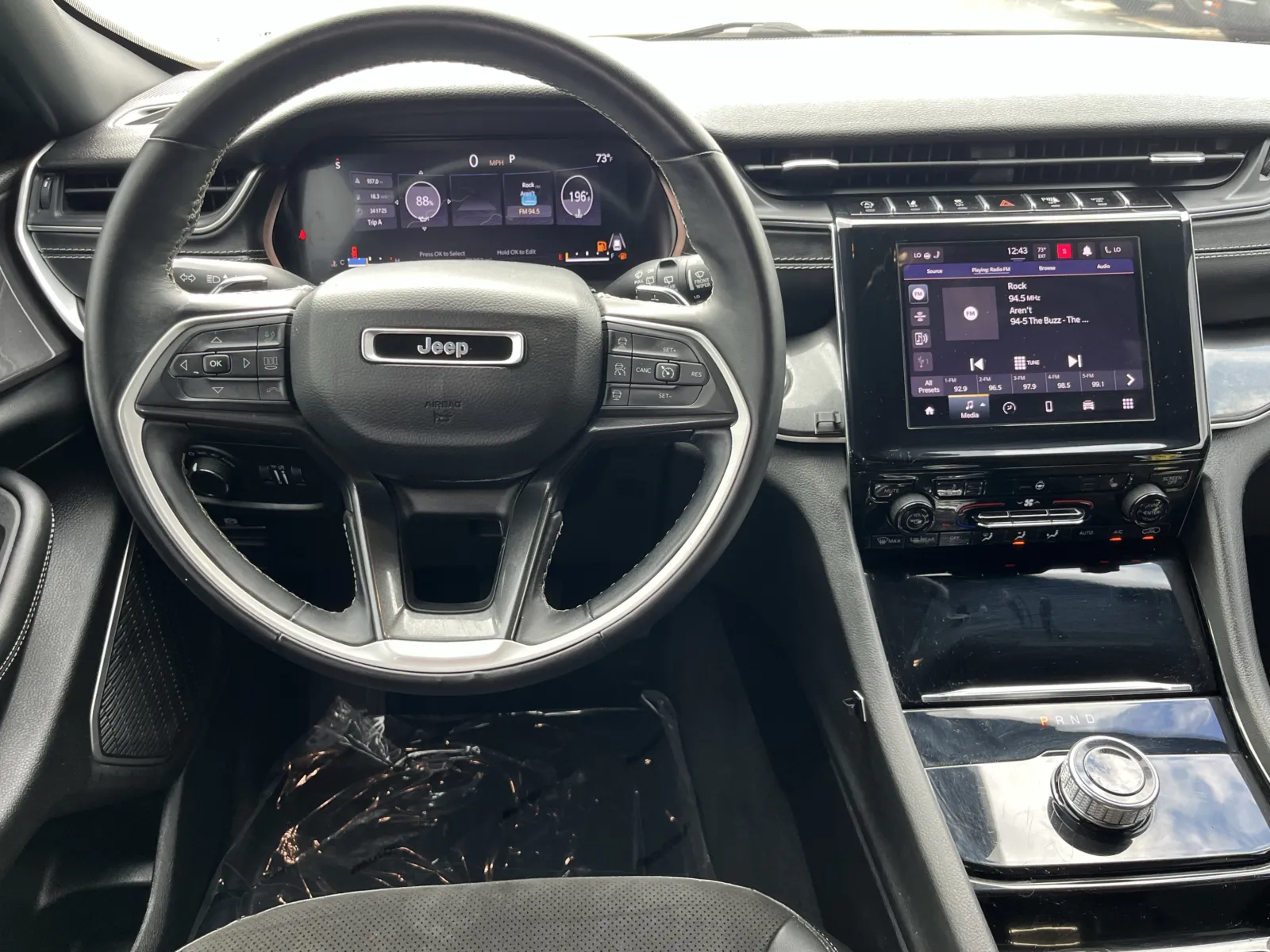 Jeep Grand Cherokee L photo 16