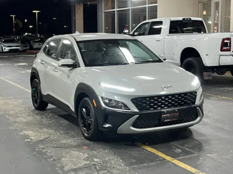 Photos of 2022 Hyundai Kona SE for sale in Alvin, TX at Auto Boutique Texas