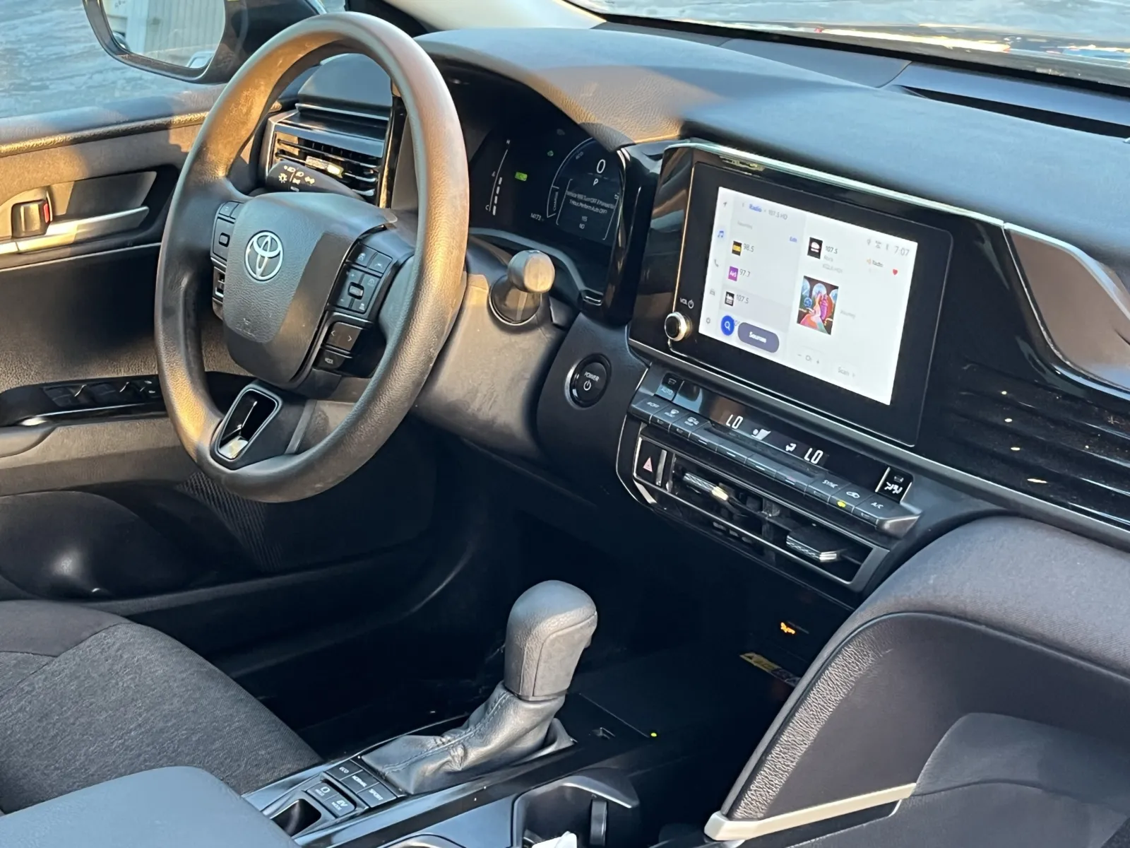 Toyota Camry photo 13