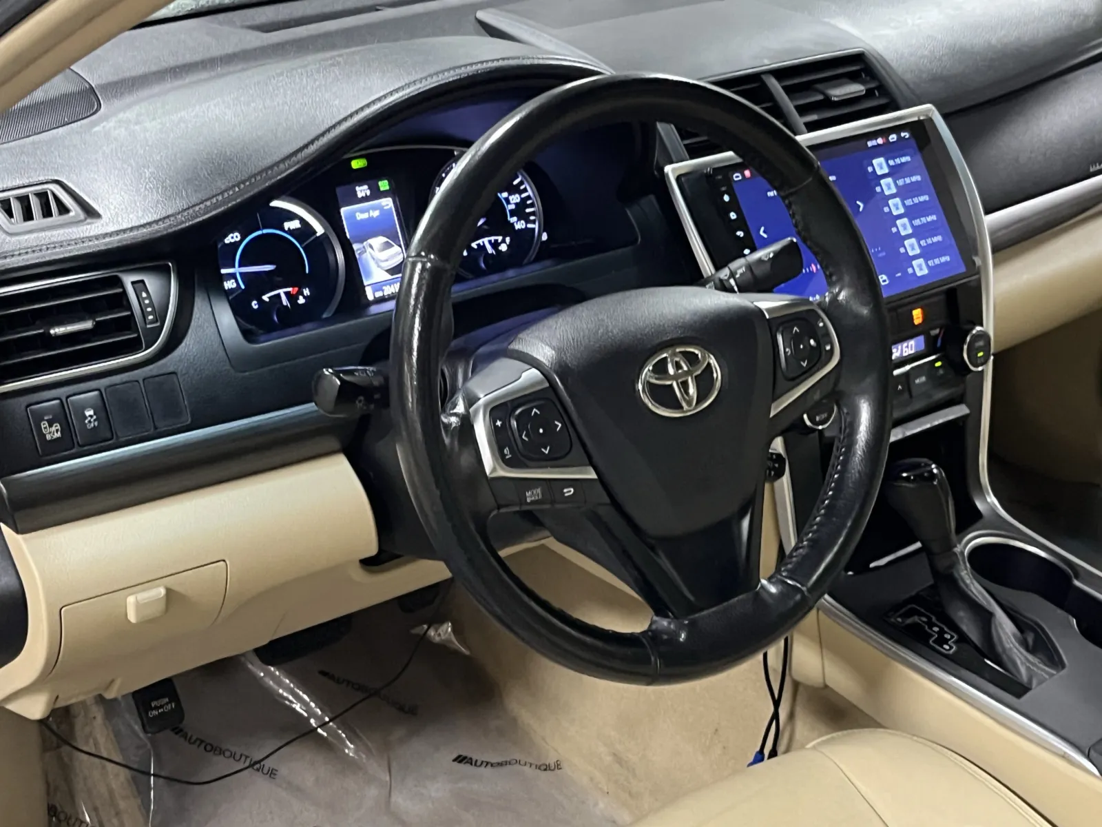 Toyota Camry photo 13