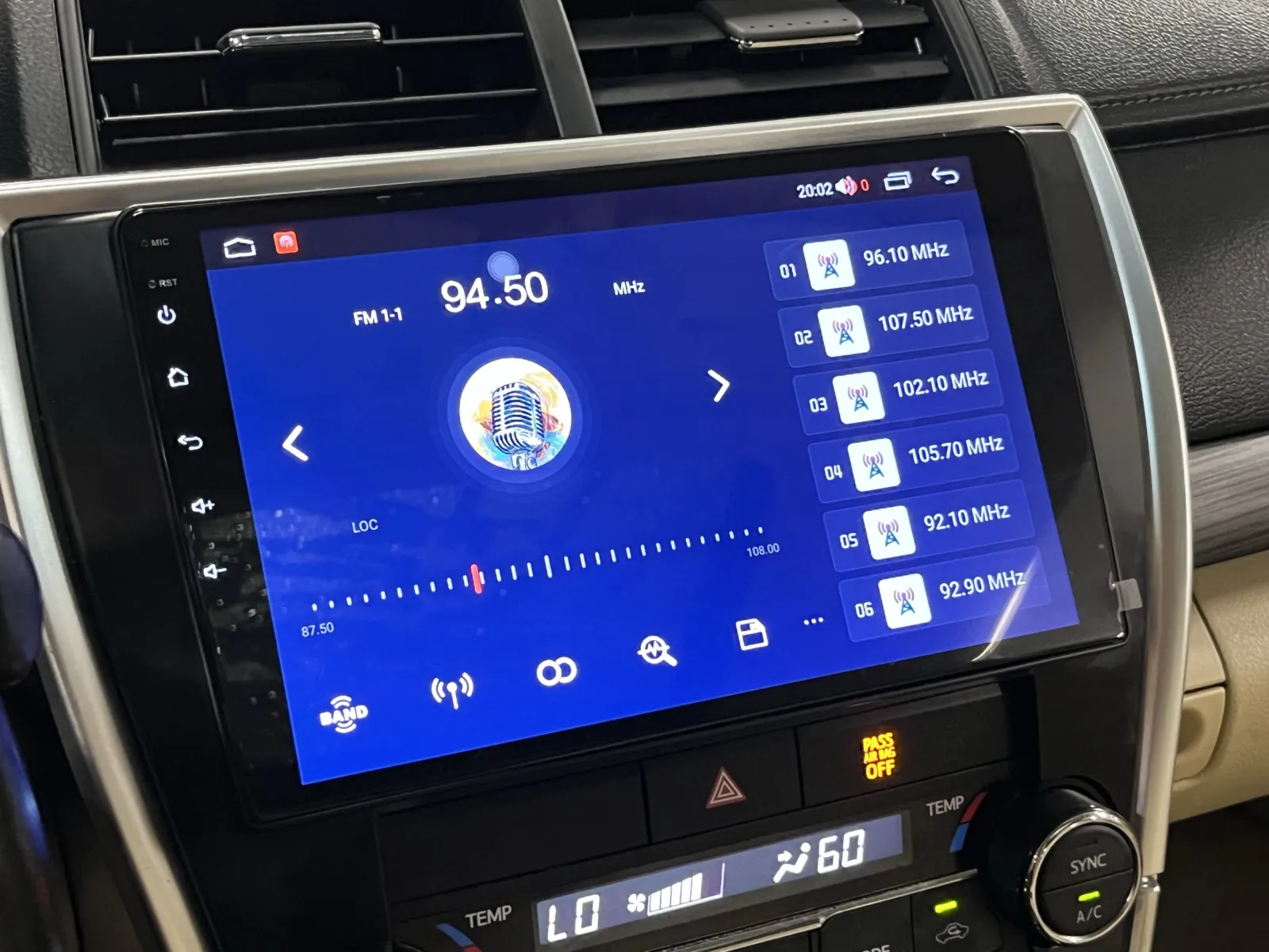 Toyota Camry photo 7