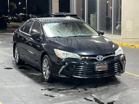 Photos of 2015 Toyota Camry Hybrid XLE for sale in Alvin, TX at Auto Boutique Texas