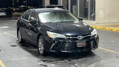 Gray 2015 Toyota Camry Hybrid XLE for sale in Alvin, TX