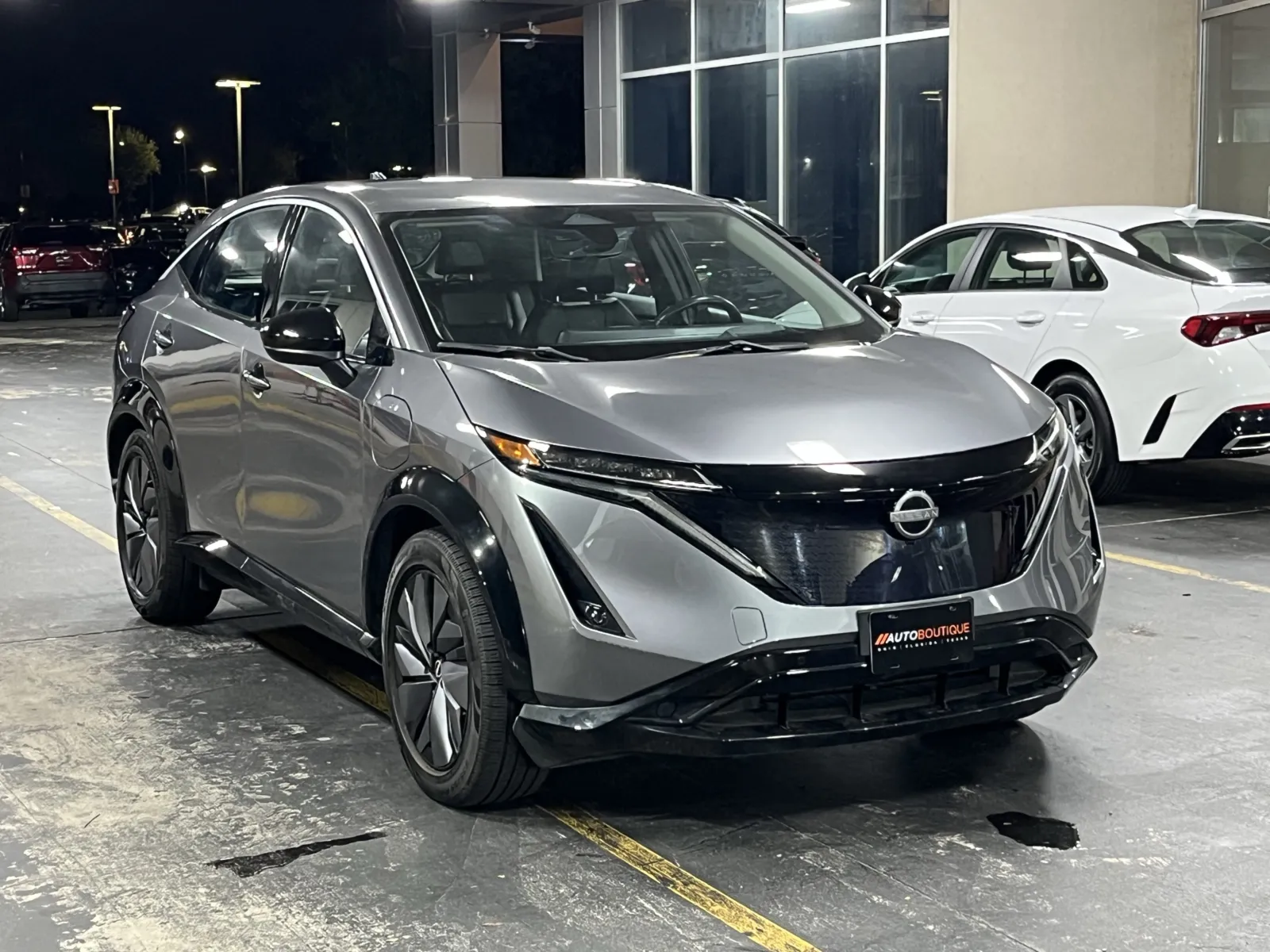 Nissan Ariya photo 2