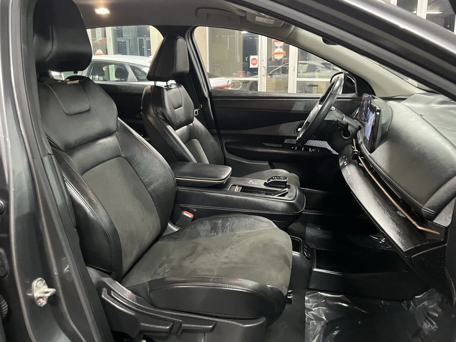 Nissan Ariya photo 25