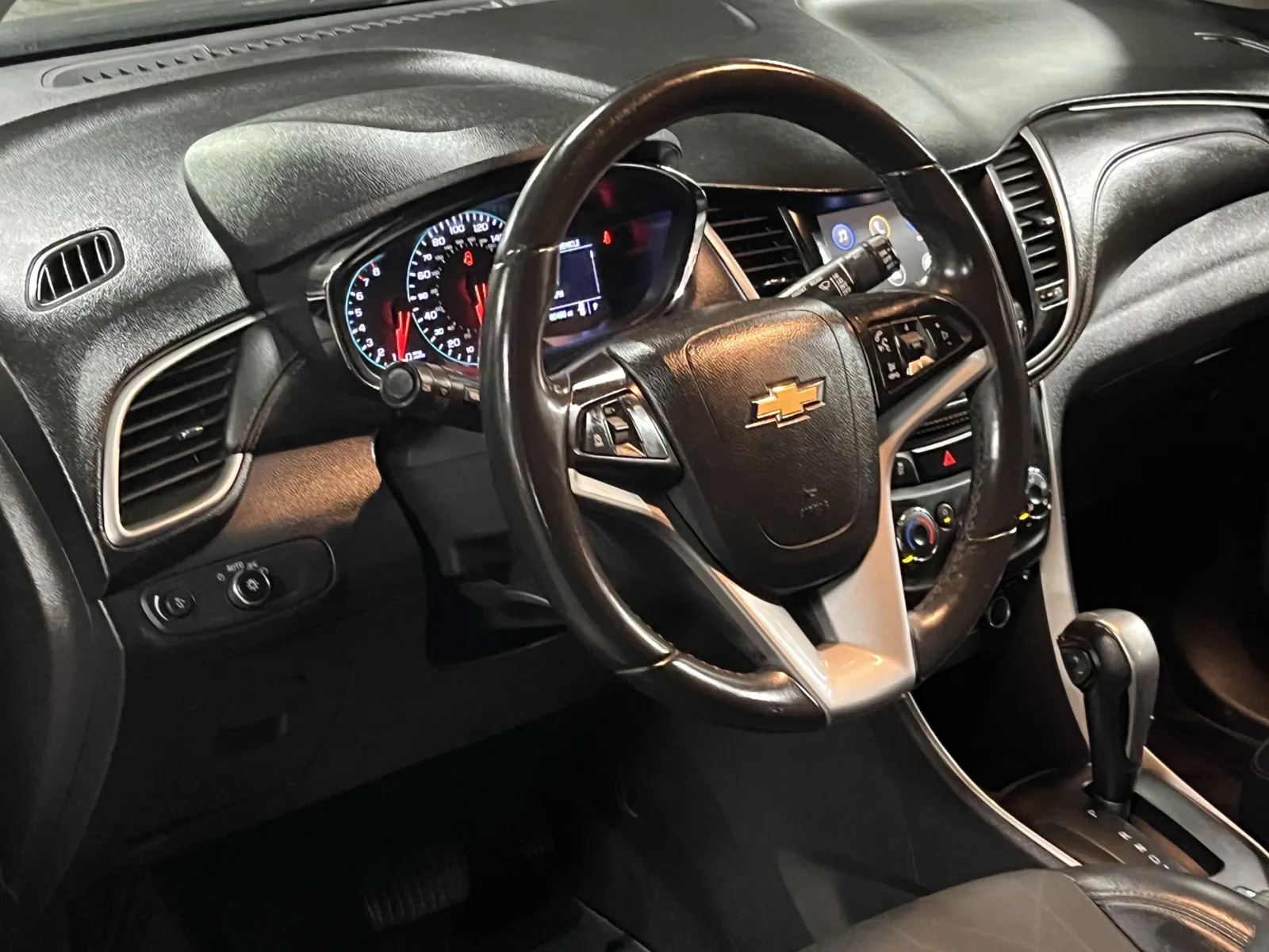 Chevrolet Trax photo 12