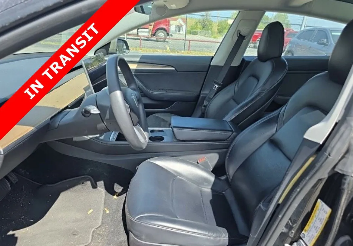 Tesla Model 3 photo 6
