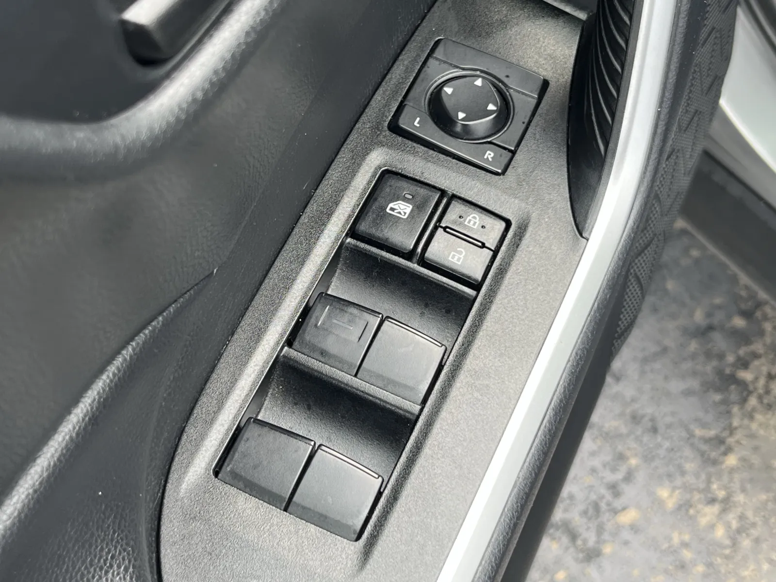Toyota RAV4 photo 24