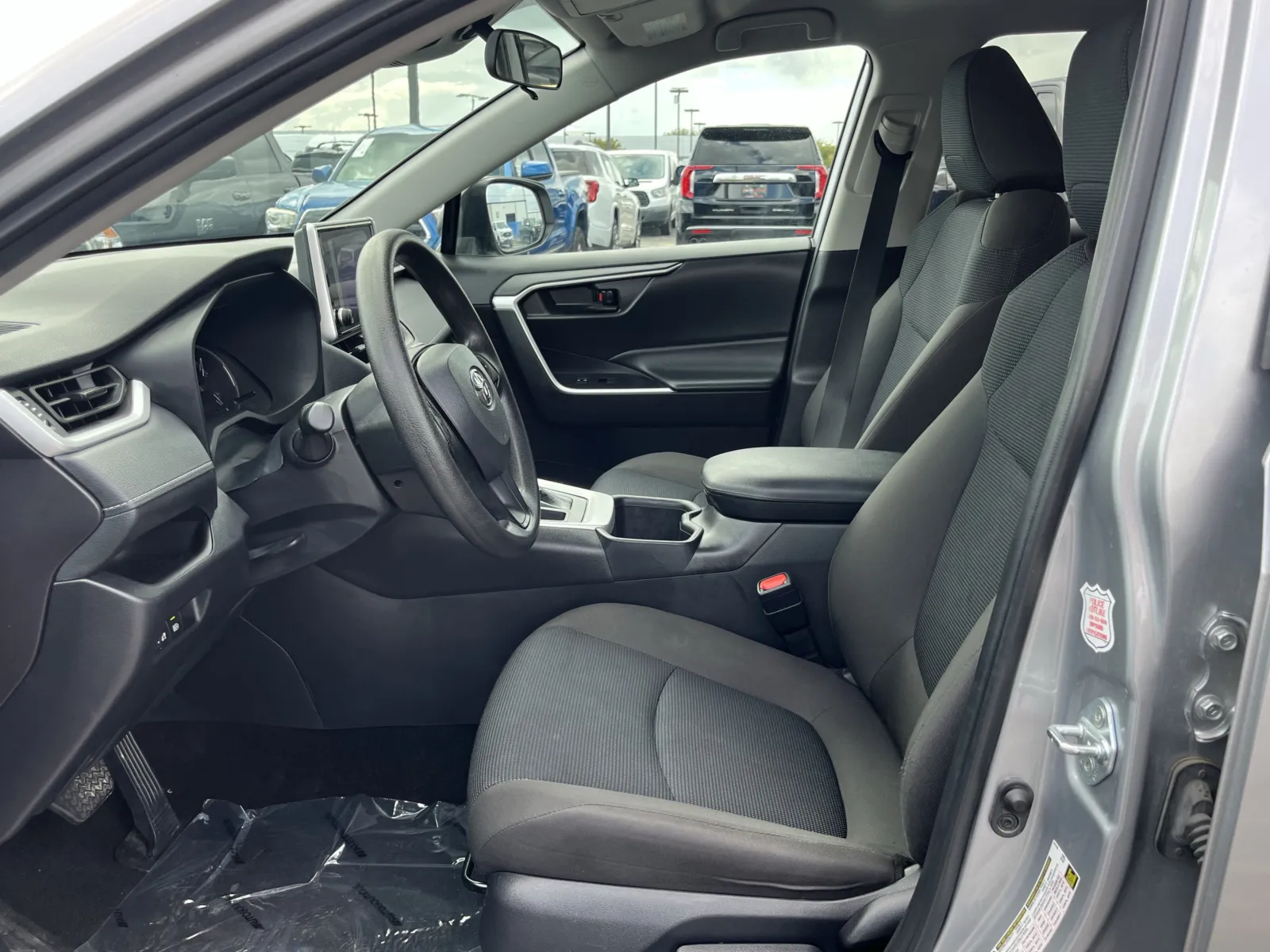 Toyota RAV4 photo 25