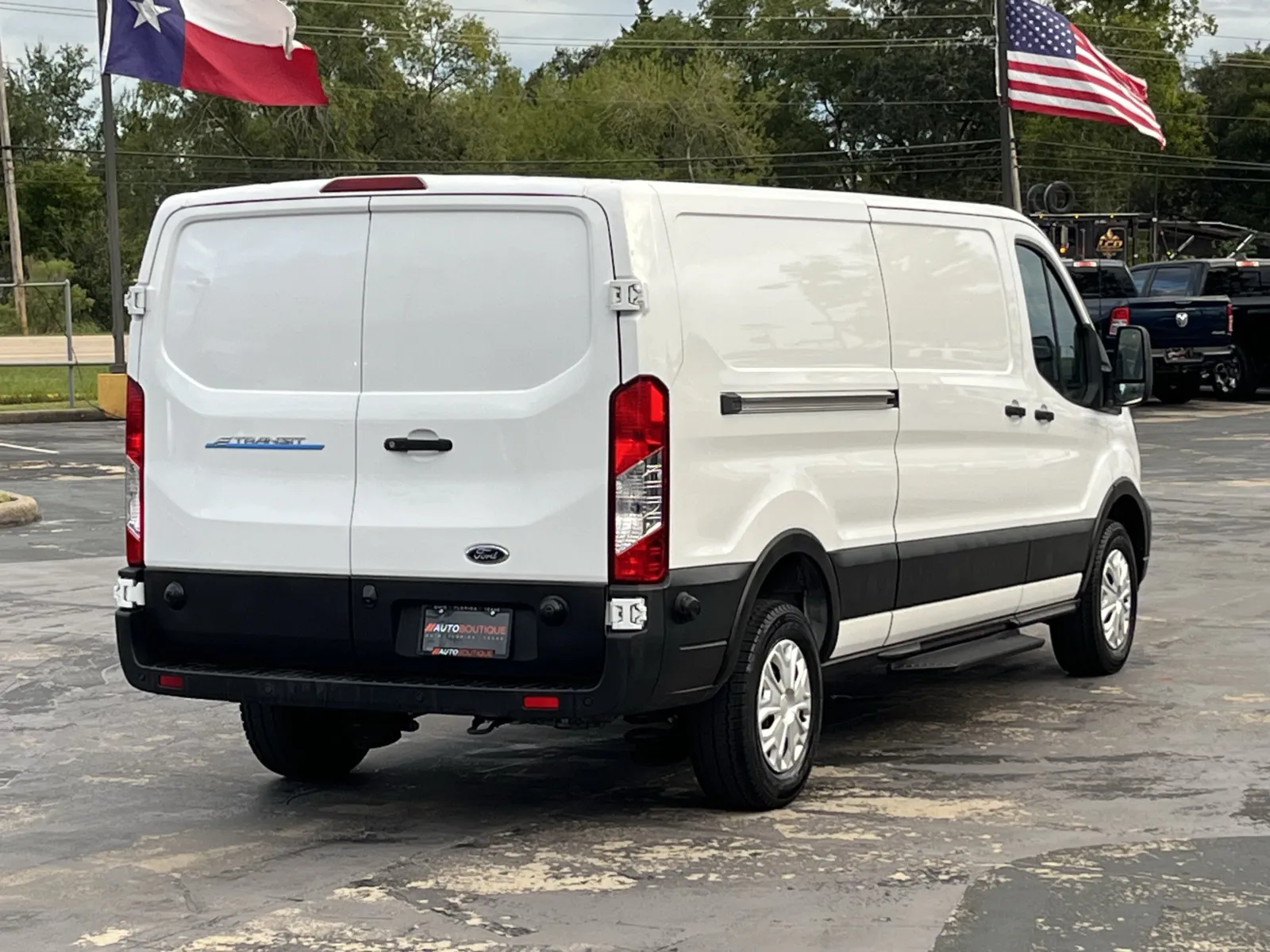Ford E-Transit Cargo Van photo 9
