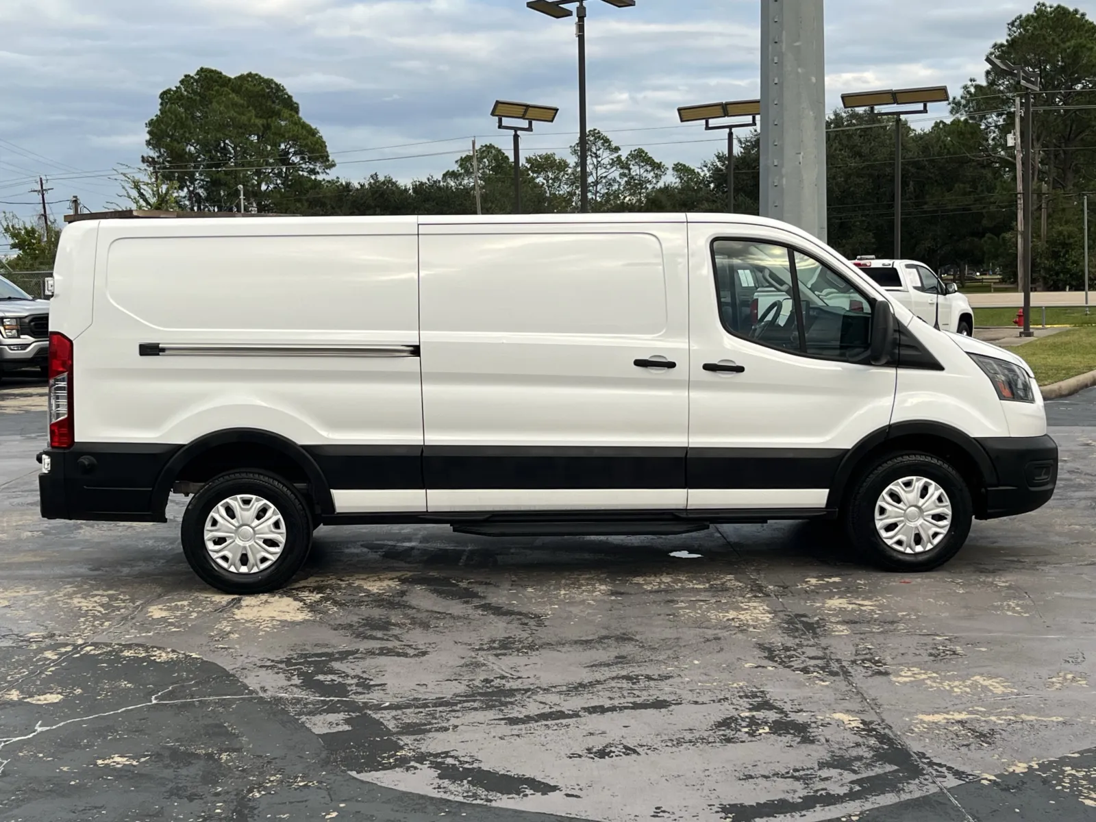 Ford E-Transit Cargo Van photo 10