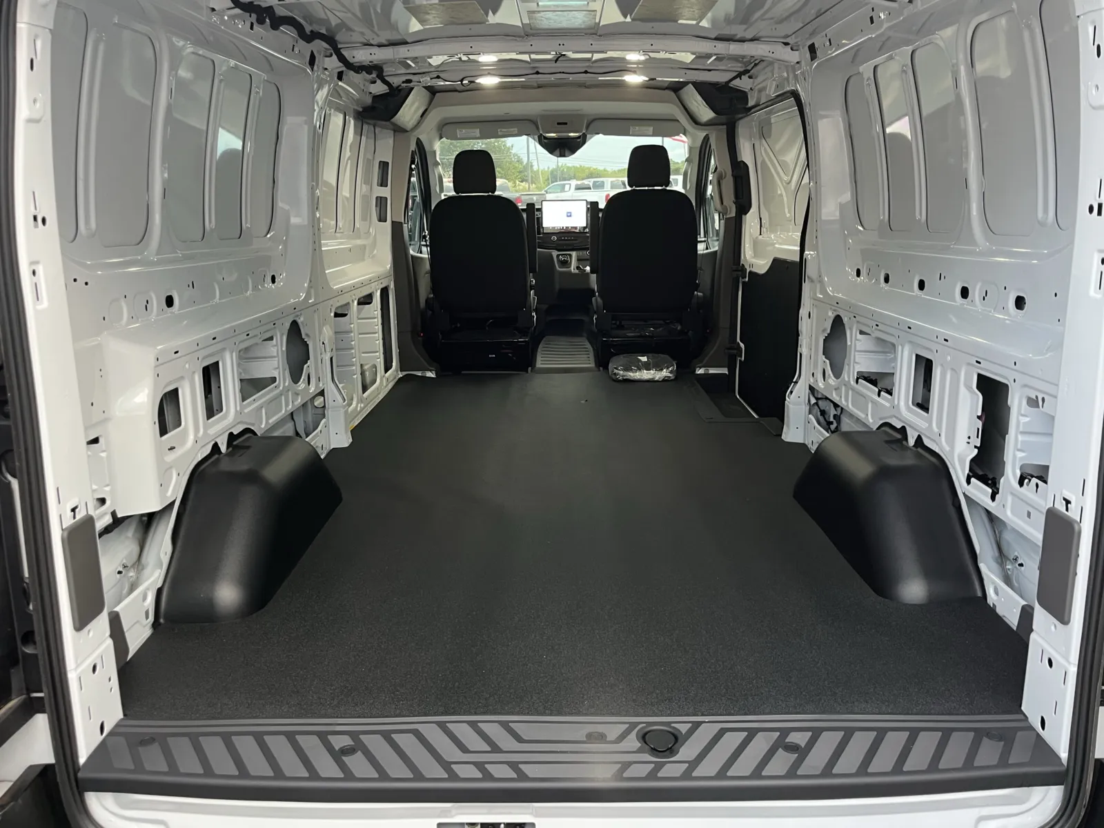 Ford E-Transit Cargo Van photo 12