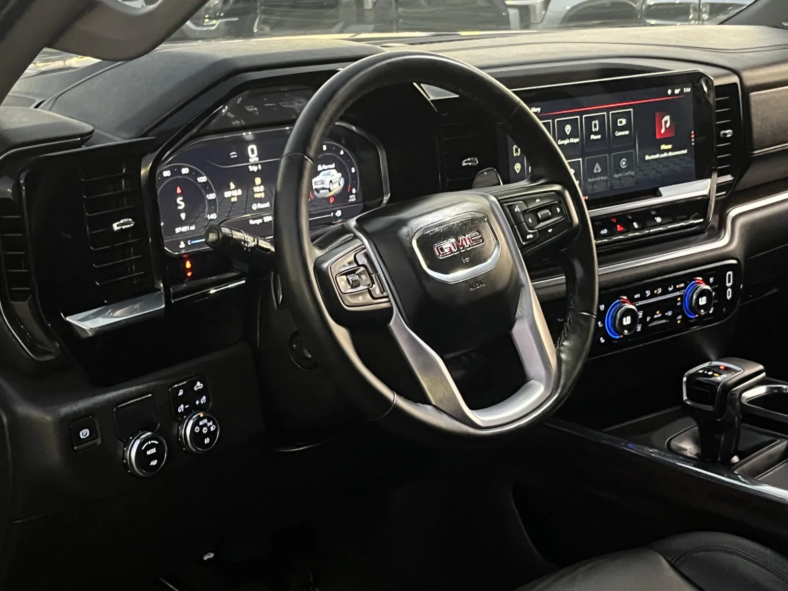 GMC Sierra photo 12