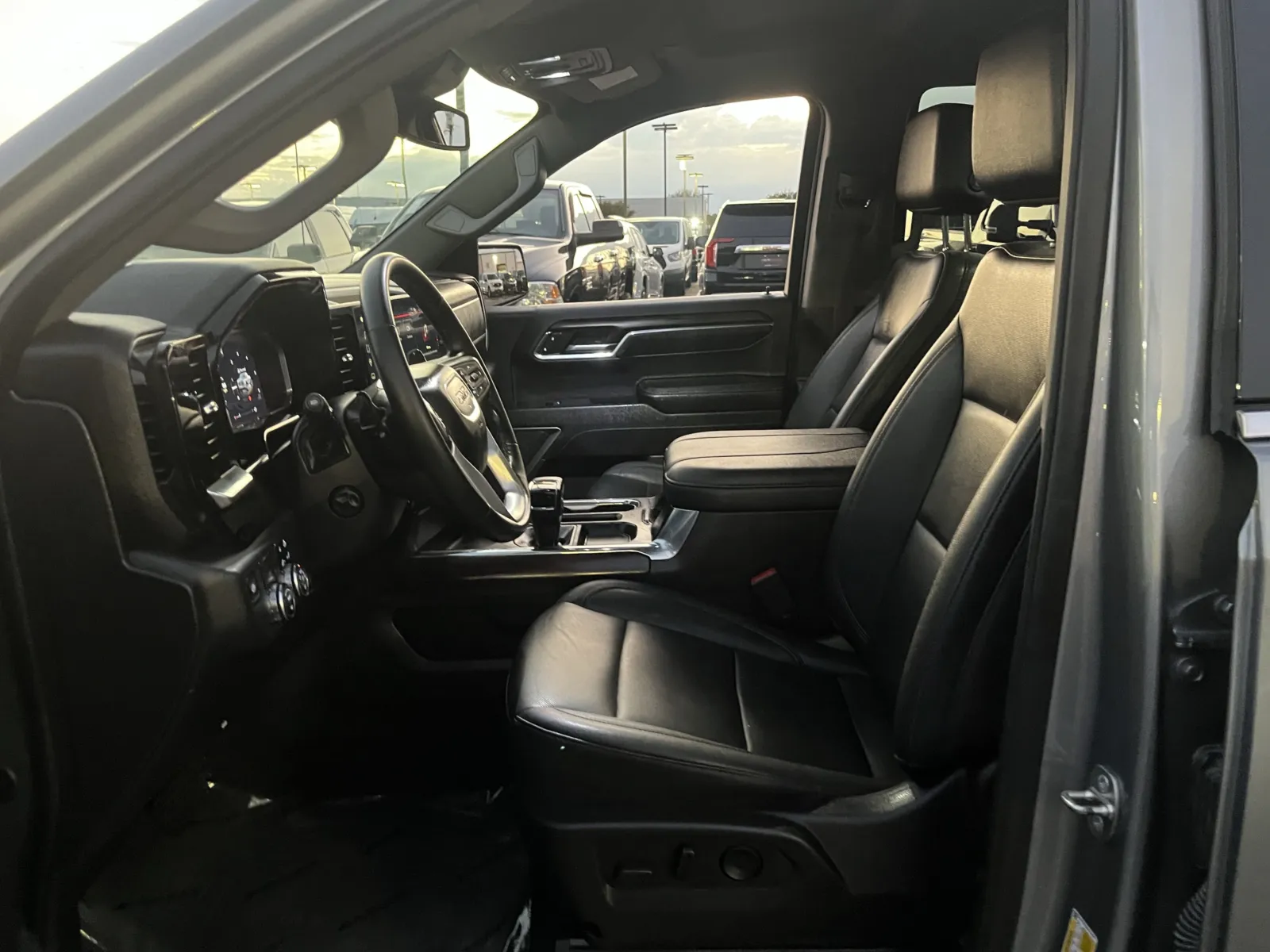 GMC Sierra photo 24