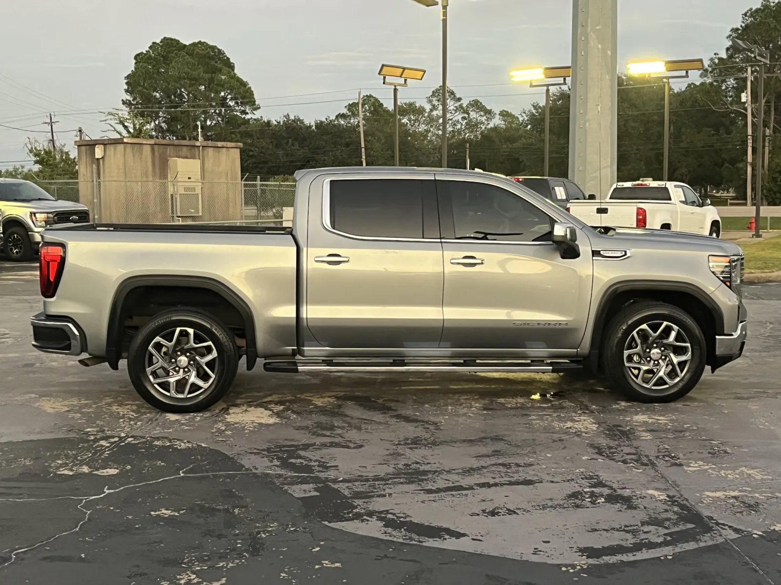 GMC Sierra photo 10